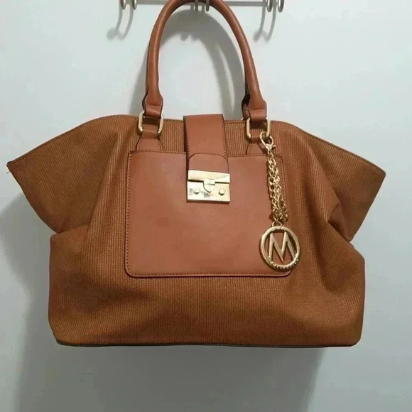 MIAK Collection Purse - Picture 1 of 5